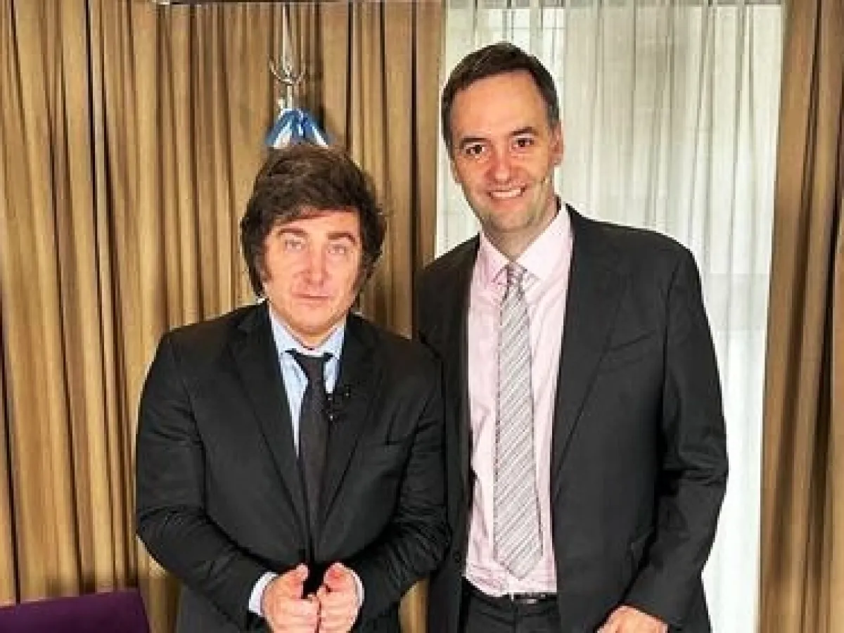 Pese al avance de la Justicia, Milei afirma que no removerá a Adorni