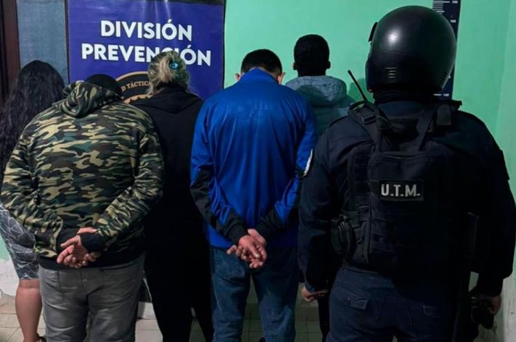 Compraron calzado por $135 mil con una transferencia falsa y fueron detenidos en Las Termas