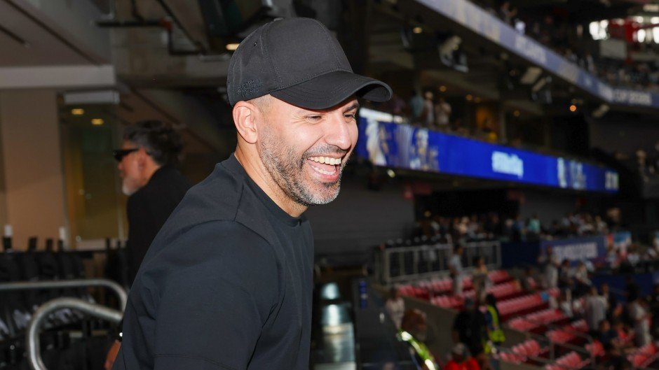 Investigan a una red narco y aparecen negocios vinculados al entorno del Kun Agüero