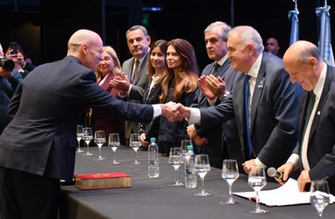Tucumán: Jaldo tomó juramento a 10 nuevos defensores oficiales