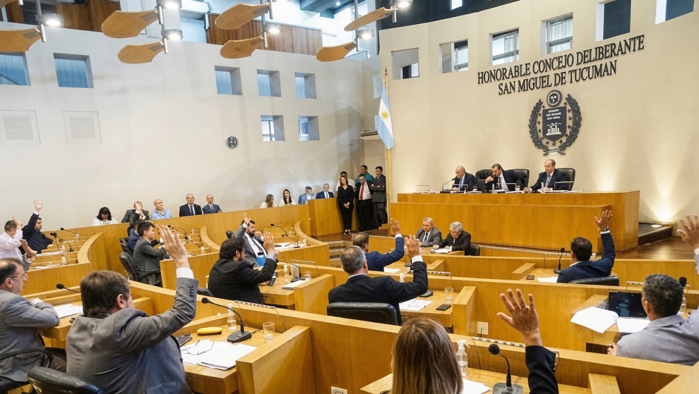 El Concejo Deliberante aprobó el boleto a $1.700 por un voto de diferencia