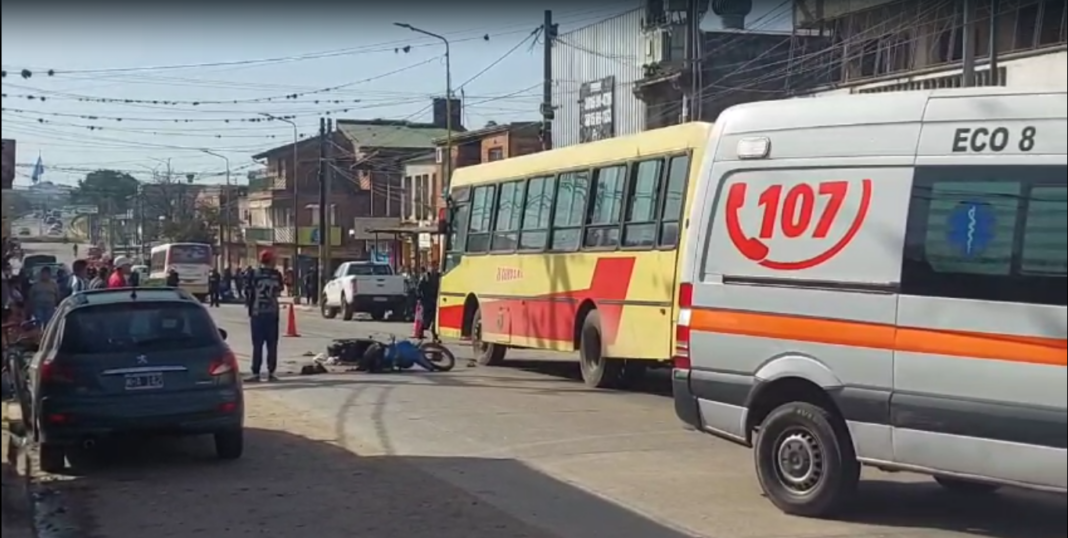 Tragedia en El Colmenar: dos niños murieron tras un choque entre una moto y un colectivo