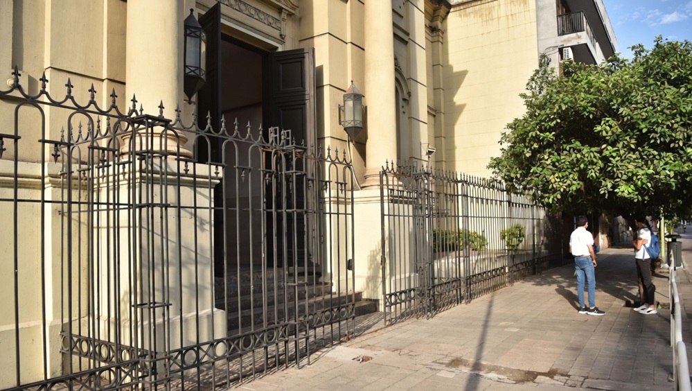 Amenaza en dos colegios de Tucumán: investigan mensajes intimidatorios y refuerzan la seguridad