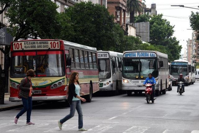 Habrá colectivos en Tucumán: UTA suspendió el paro previsto para este viernes