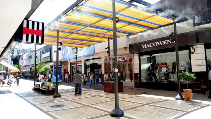 Por el partido de Argentina, los comercios del microcentro atenderán hasta las 18 este viernes