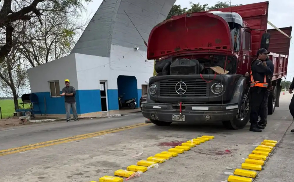 La cocaína incautada en un camión en el límite entre Tucumán y Santiago del Estero ya había estado en poder de fuerzas de seguridad en Salta