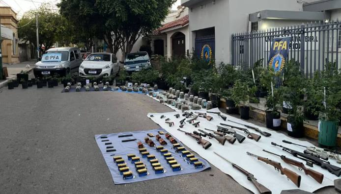 Cayó una organización narco que producía marihuana en un campo de La Rioja