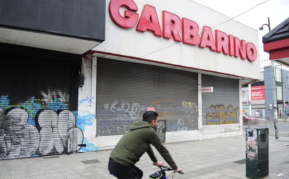 Desaparece Garbarino tras la quiebra: cierran los últimos locales y la Justicia avanza con la venta de sus bienes