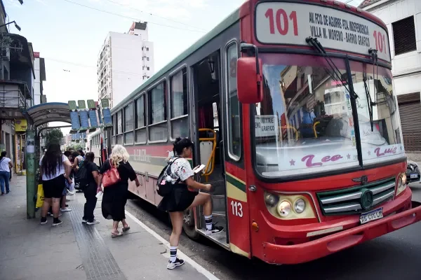 Transporte: Aetat ofreció pagar el sueldo completo hasta el 10 de junio y esperan la respuesta de la UTA