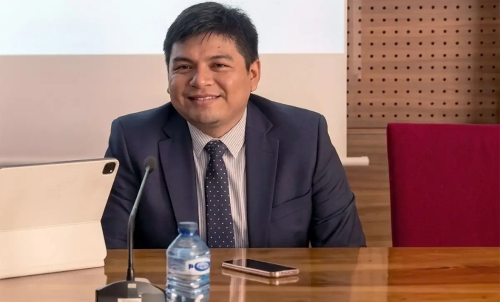 Qué dicen las notas del celular de Ontiveros que el fiscal tómo como pruebas del tráfico de influencias