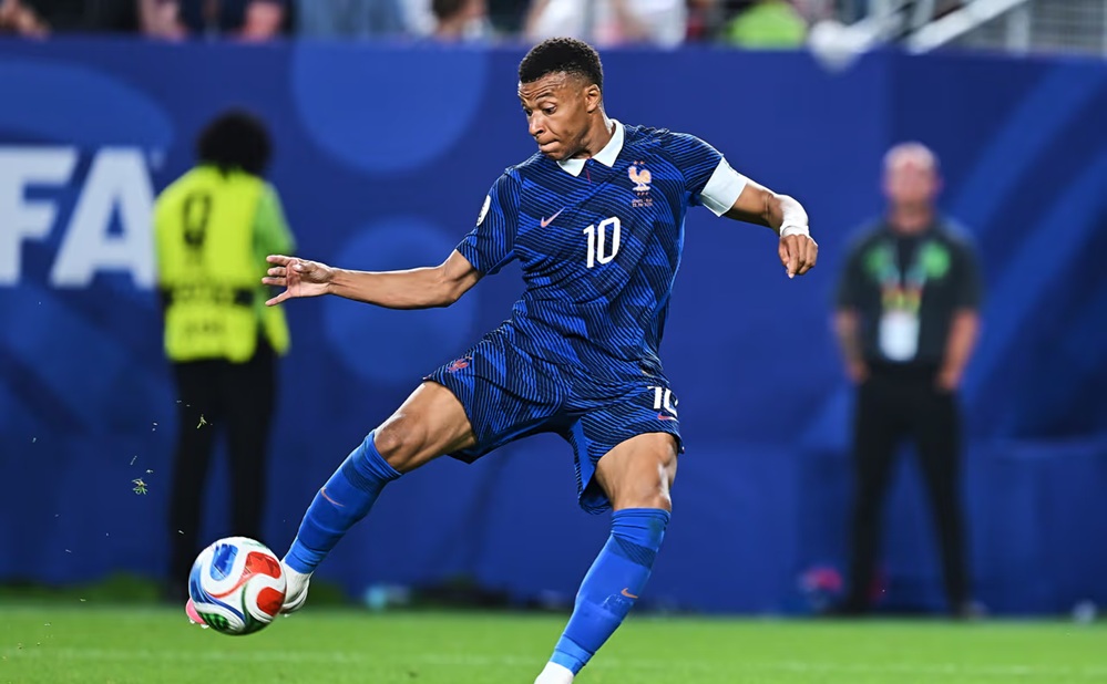 Mundial: tres partidos animan este martes los 16avos de final