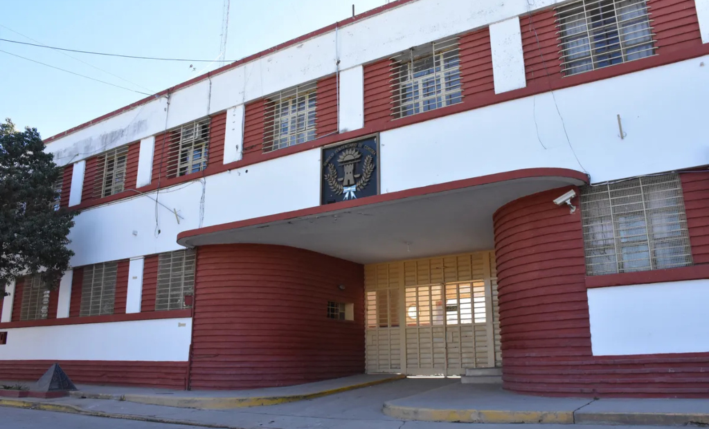 Un preso cordobés rechazó la libertad condicional porque no quiere separarse de su novio