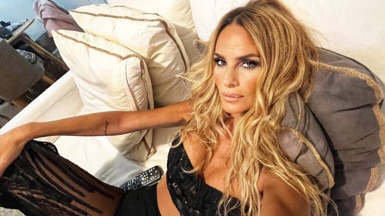 Sabrina Rojas sorprendió con microbikinis explosivas a los 46