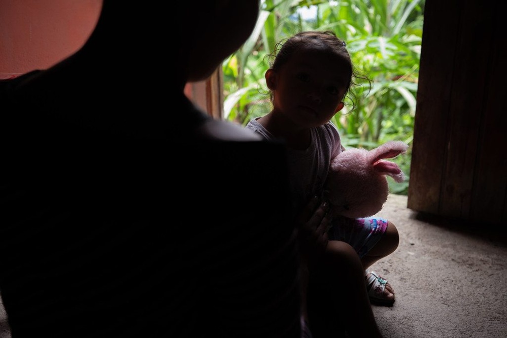 Una familia umbanda santiagueña fue detenida por abusar sexualmente de dos nenas de 4 y 5 años, filmar los vejámenes y distribuir el material