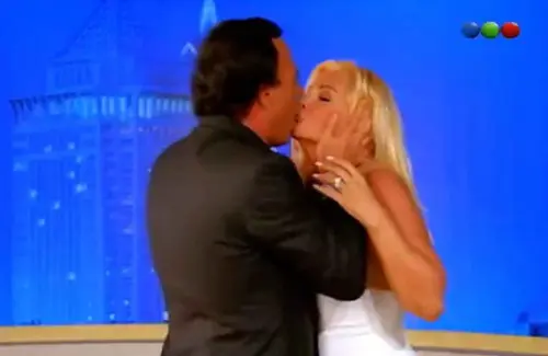 Tras las denuncias sobre abuso sexual contra Julio Iglesias, reflotan un video donde besa a la fuerza a Susana Giménez